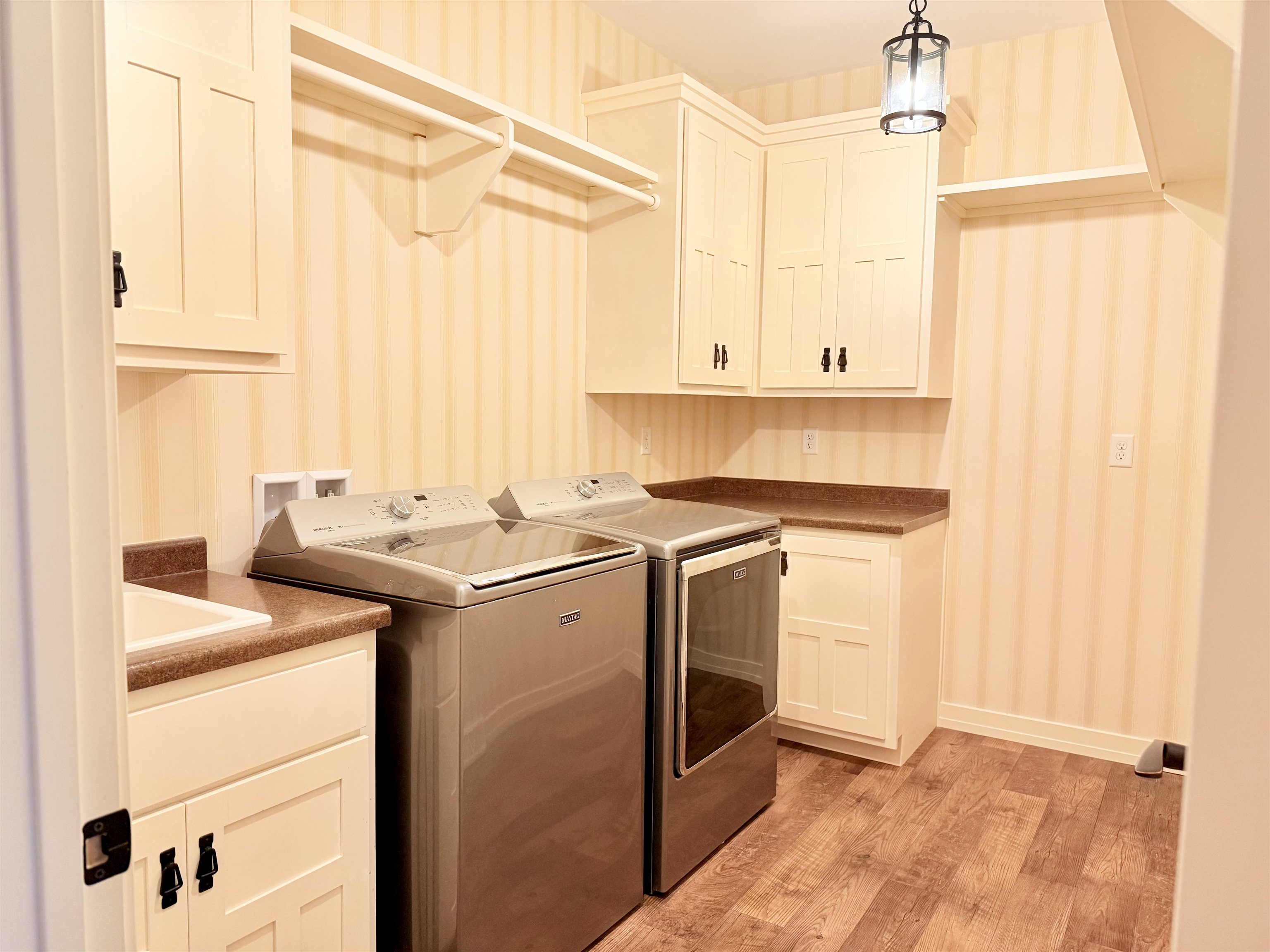 1853 Swan Road De Pere, WI 54115 - Photo 10 of 56