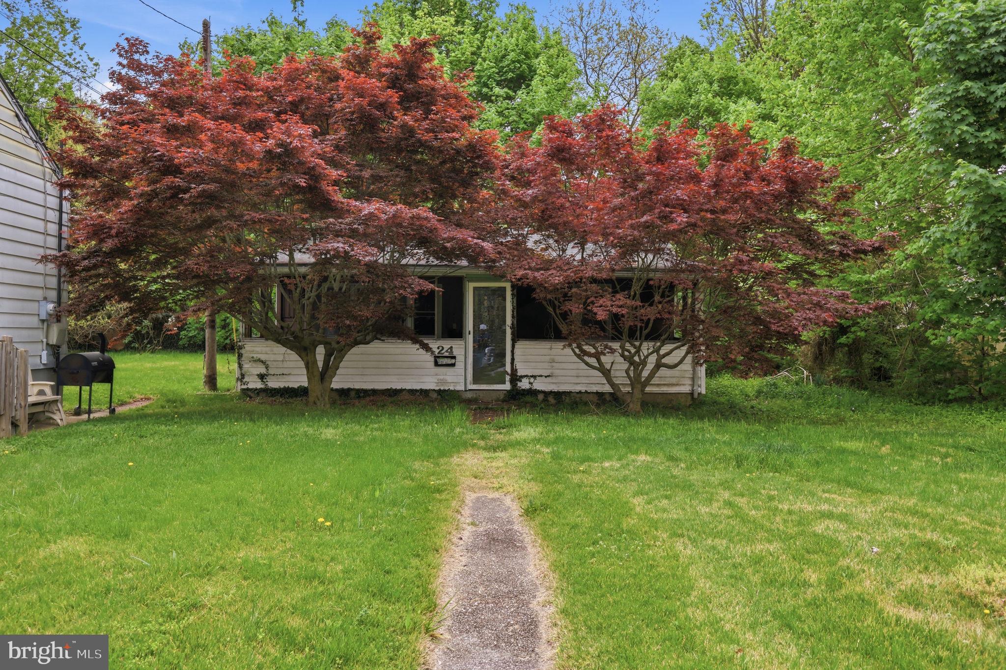 24 Elm Street Salem, NJ 08079 - Photo 2 of 20