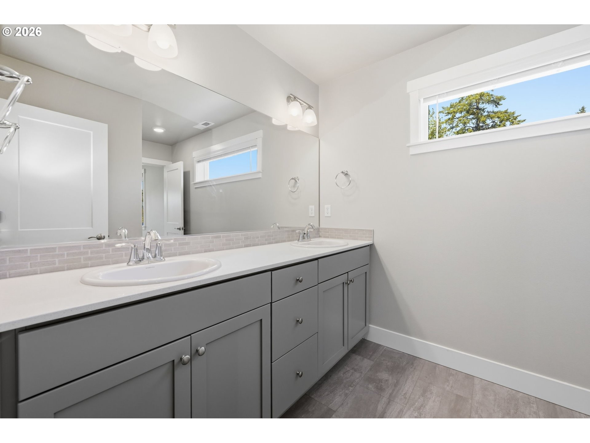 3704 Rockcress Road Eugene, OR 97403 - Photo 30 of 45 Owner's Suite Bathroom