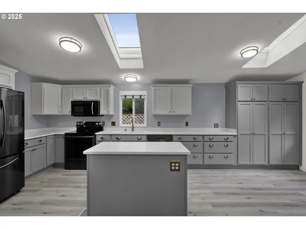 $325,000 | 1600 Rhododendron Drive, Unit 150, Florence, OR 97439