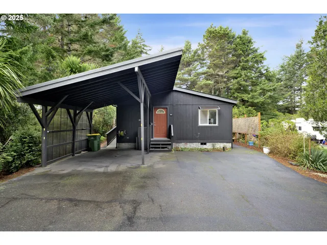 a view of a house with a outdoor space