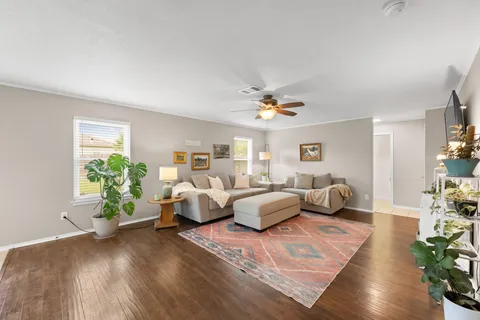 $335,000 | 605 Holbrooke Street, Hutto, TX 78634