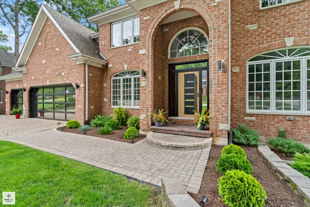 a house view with a outdoor space