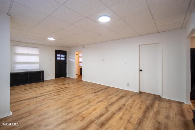 $1,895 | 364 Altamont Avenue, Schenectady, NY 12303