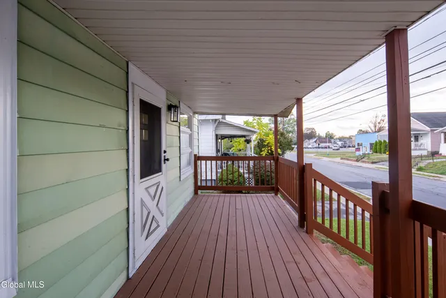 $1,895 | 364 Altamont Avenue, Schenectady, NY 12303