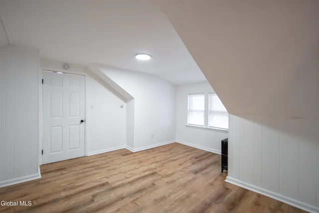 $1,895 | 364 Altamont Avenue, Schenectady, NY 12303