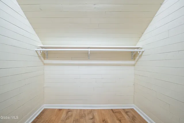 $1,895 | 364 Altamont Avenue, Schenectady, NY 12303