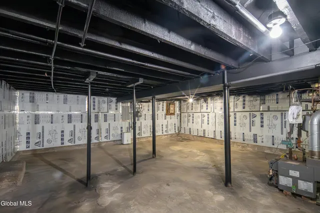 $1,895 | 364 Altamont Avenue, Schenectady, NY 12303