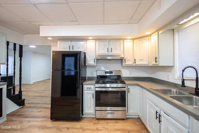 $1,895 | 364 Altamont Avenue, Schenectady, NY 12303