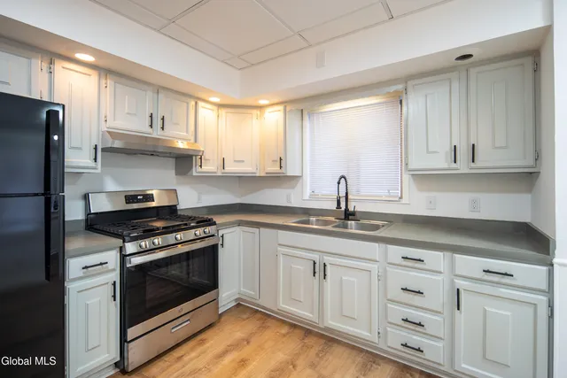 $1,895 | 364 Altamont Avenue, Schenectady, NY 12303