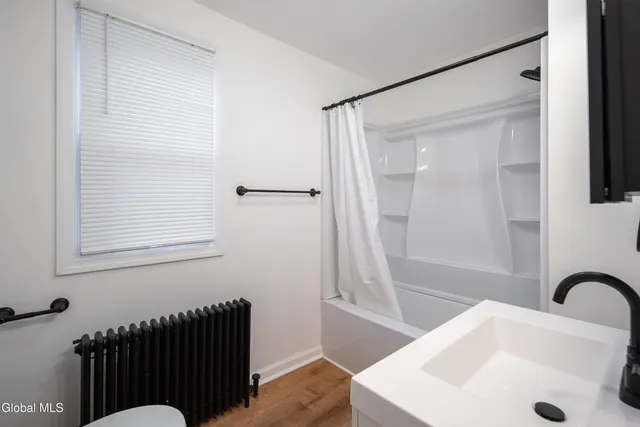 $1,895 | 364 Altamont Avenue, Schenectady, NY 12303