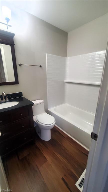 5703 Bramblegate Road, Unit L Greensboro, NC 27409 - Photo 17 of 19 Gallery Image 17