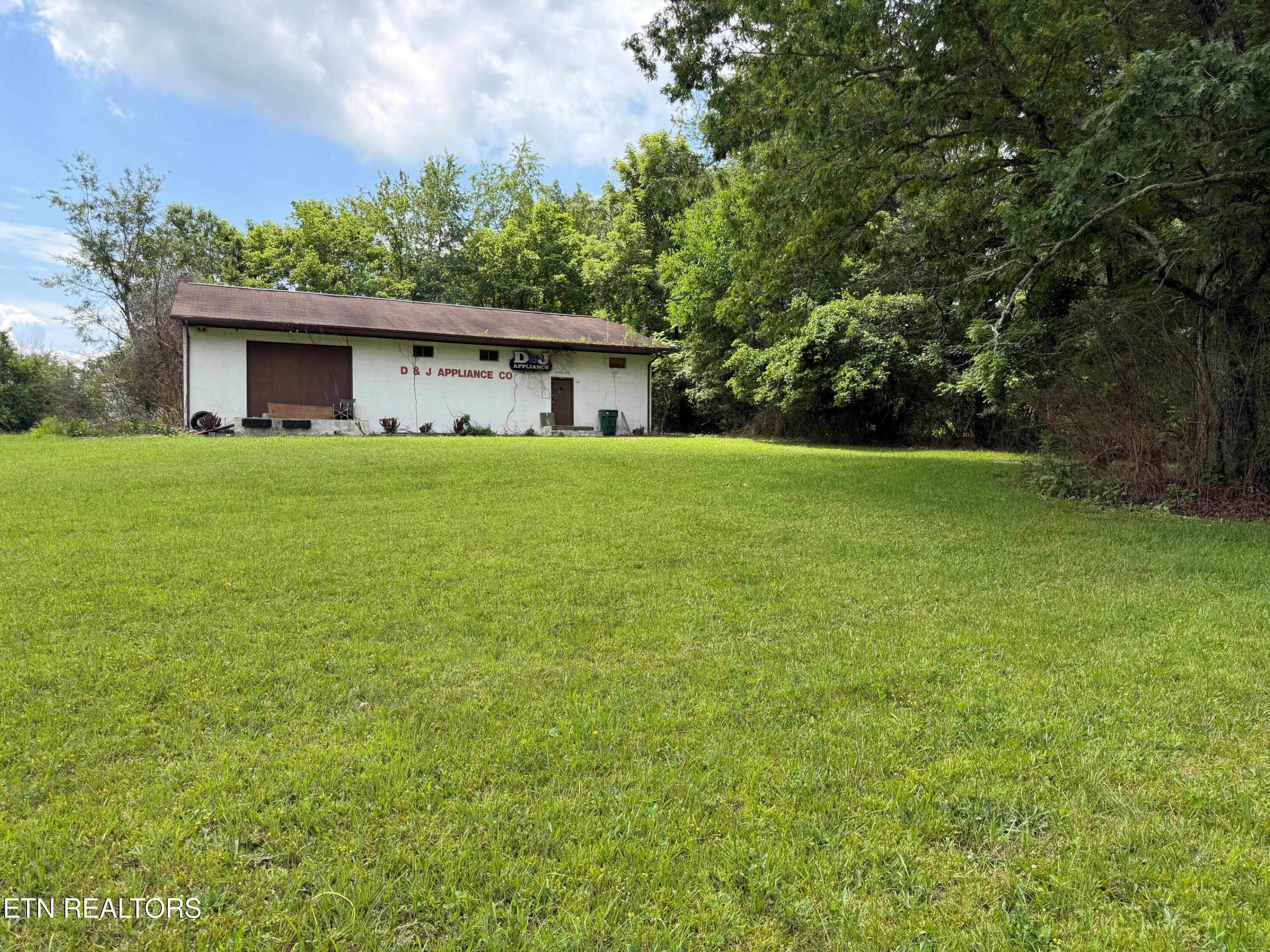 424 Cook Road Crossville, TN 38555 - Photo 1 of 7 424 Cook road front street