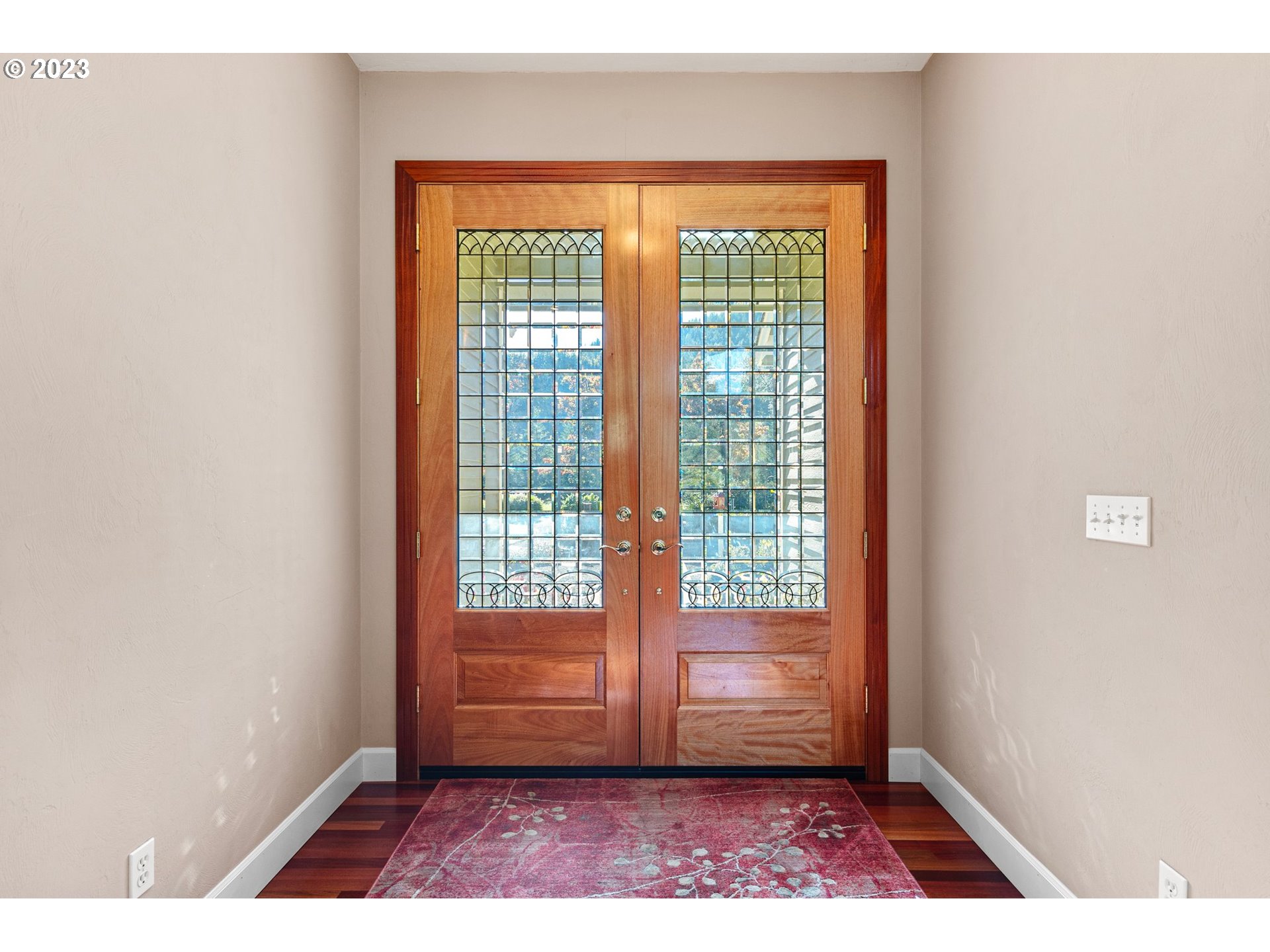 41763 Deerhorn Road Springfield, OR 97478 - Photo 4 of 39 Entrance/Foyer