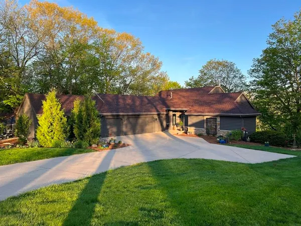 $895,000 | 9445 North Arrowhead Shores Road, Edgerton, WI 53534