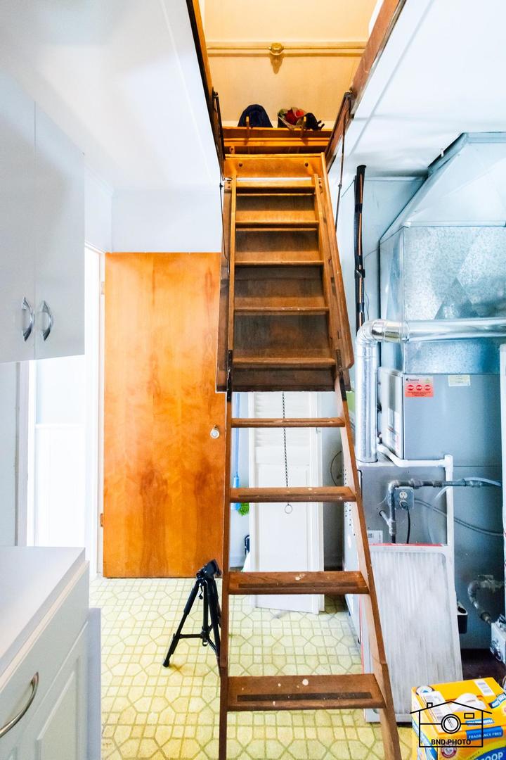 17617 Washington Avenue Homewood, IL 60430 - Photo 14 of 16 a view of entryway and hall with wooden floor
