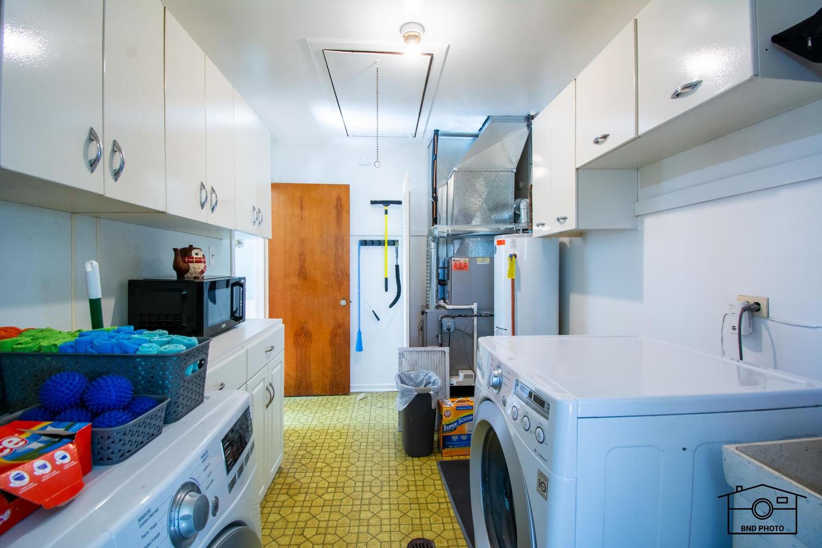 17617 Washington Avenue Homewood, IL 60430 - Photo 10 of 16 a view of kitchen