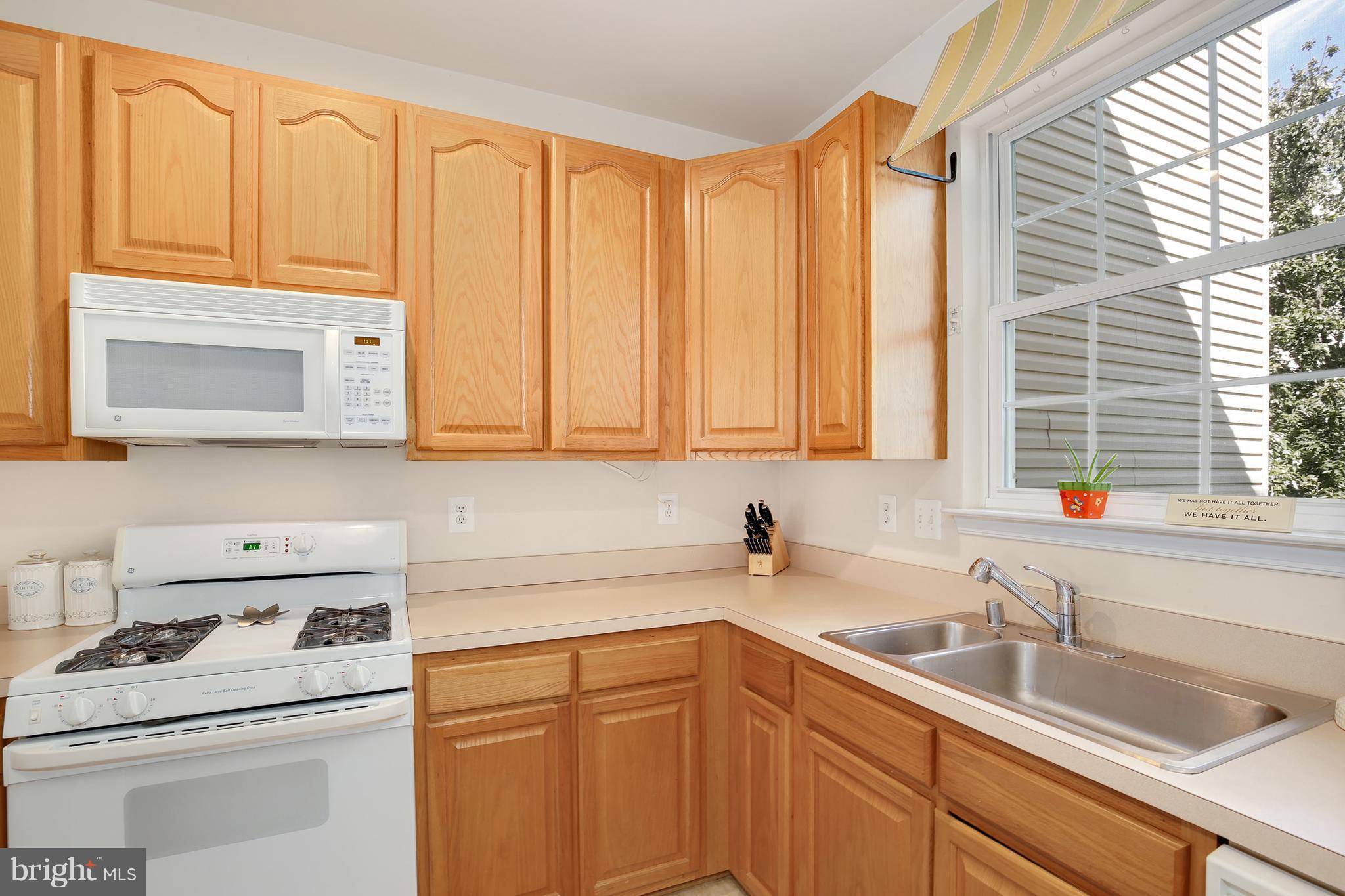 254 Braxton Way, Unit 27 Edgewater, MD 21037 - Photo 11 of 29 Kitchen