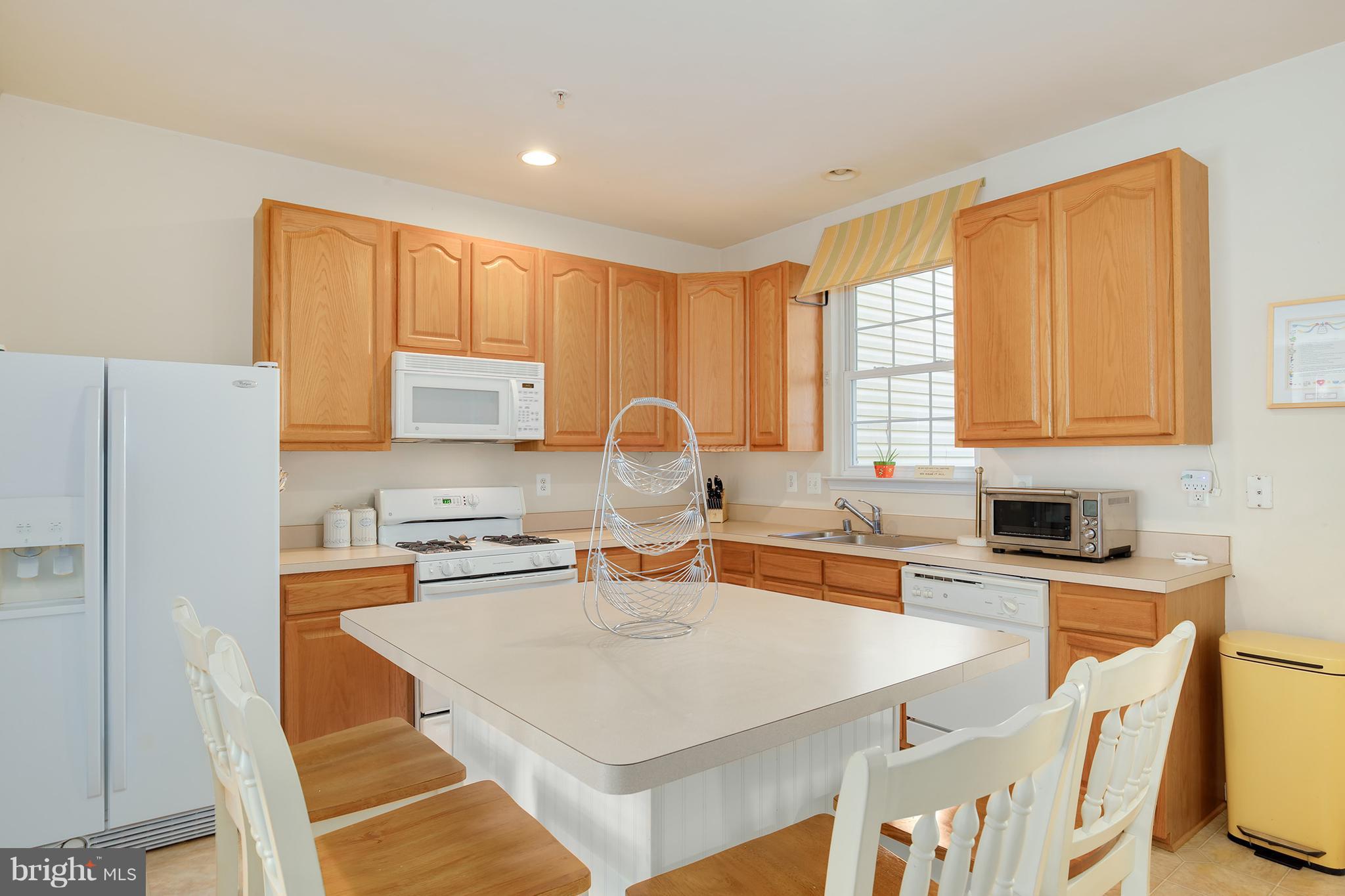 254 Braxton Way, Unit 27 Edgewater, MD 21037 - Photo 12 of 29 Kitchen