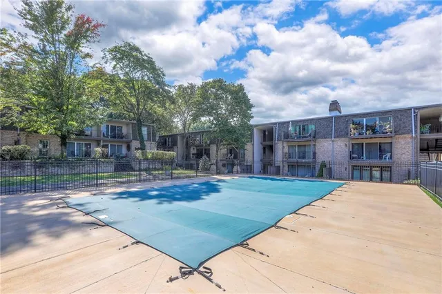 $185,000 | 5163 West 75th Street, Prairie Village, KS 66208