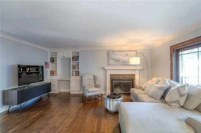 $185,000 | 5163 West 75th Street, Prairie Village, KS 66208