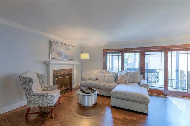 $185,000 | 5163 West 75th Street, Prairie Village, KS 66208