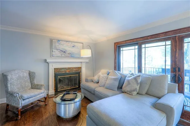 $185,000 | 5163 West 75th Street, Prairie Village, KS 66208