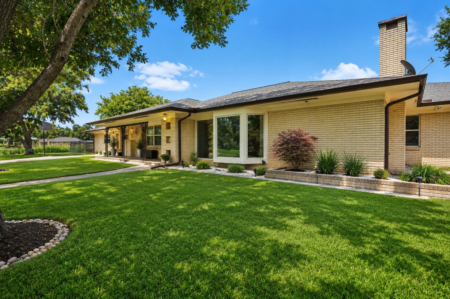 526 14th Street Hempstead, TX 77445 - Photo 2 of 25