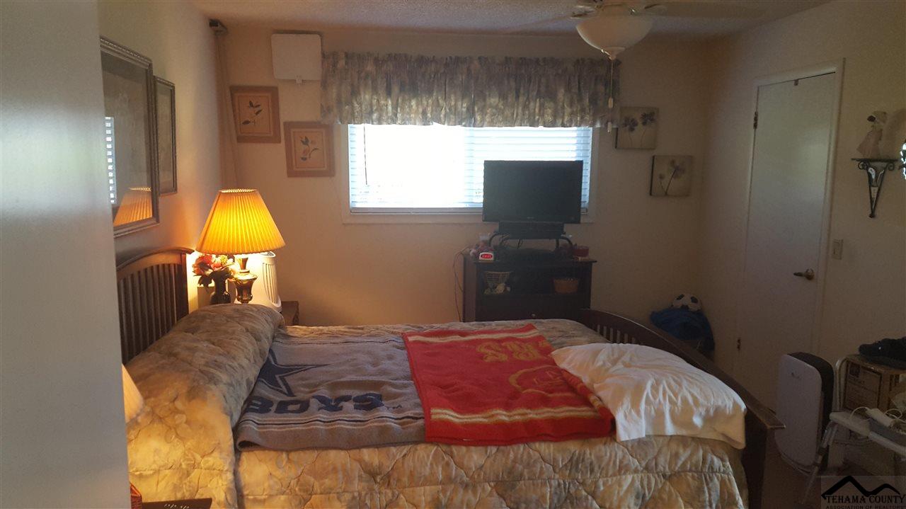 11040 Hillcrest Road, Unit 11040 HIRSCHFELD WAY RAN Rancho Cordova, CA 95670 - Photo 25 of 37