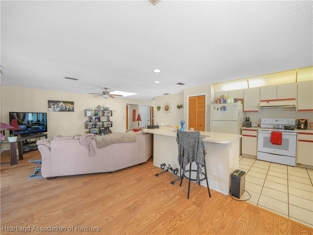 3323 Romeo Street Sebring, FL 33872 - Photo 4 of 37 Gallery Image 4