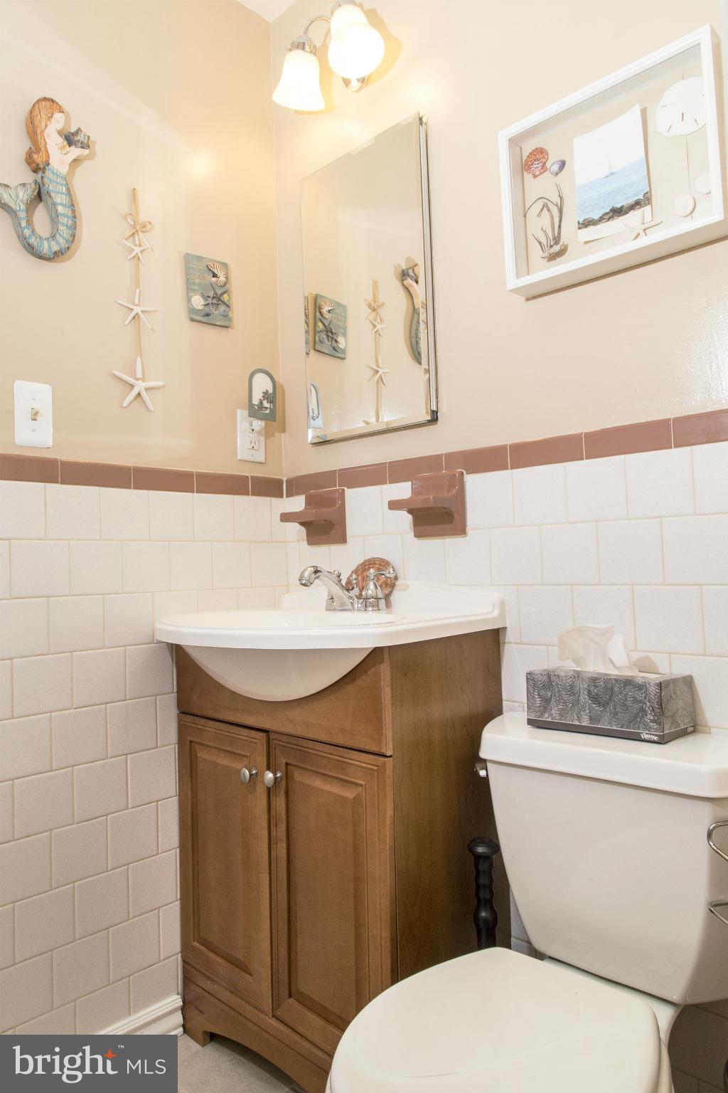 2423 Meadow Road Baltimore, MD 21222 - Photo 13 of 21 Bath