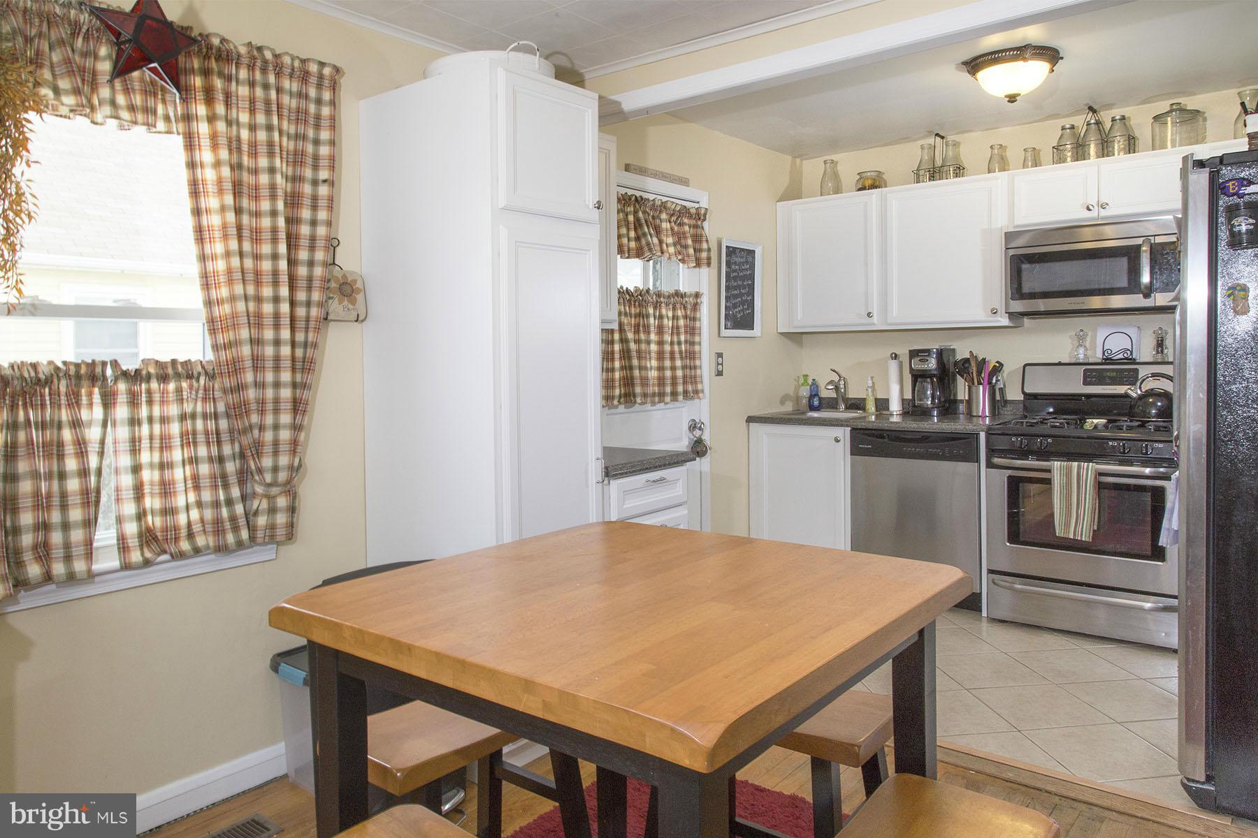 2423 Meadow Road Baltimore, MD 21222 - Photo 10 of 21 Kitchen