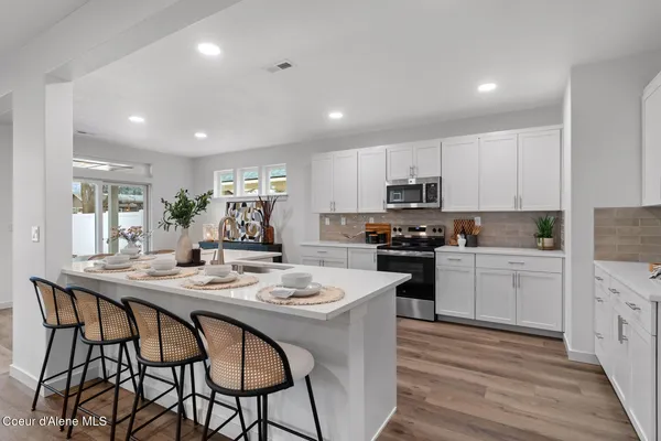 $569,990 | 13391 North Loveland Way, Hayden, ID 83835