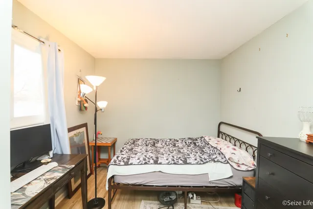 $320,000 | 52 Wren Road, Carpentersville, IL 60110