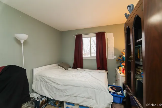 $320,000 | 52 Wren Road, Carpentersville, IL 60110