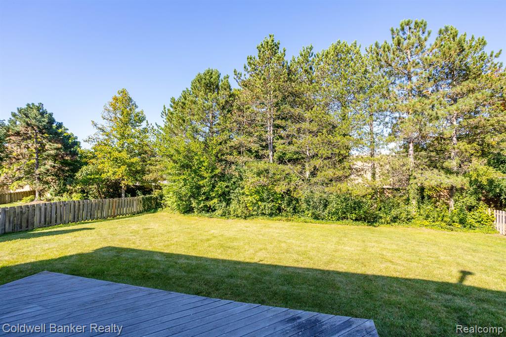 24261 Scarlet Court Novi, MI 48374 - Photo 6 of 44