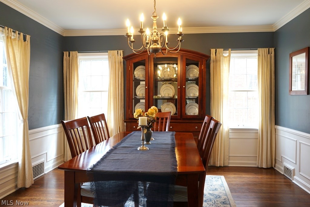 17004 Holbrook Road Cleveland, OH 44120 - Photo 4 of 24 Gallery Image 4