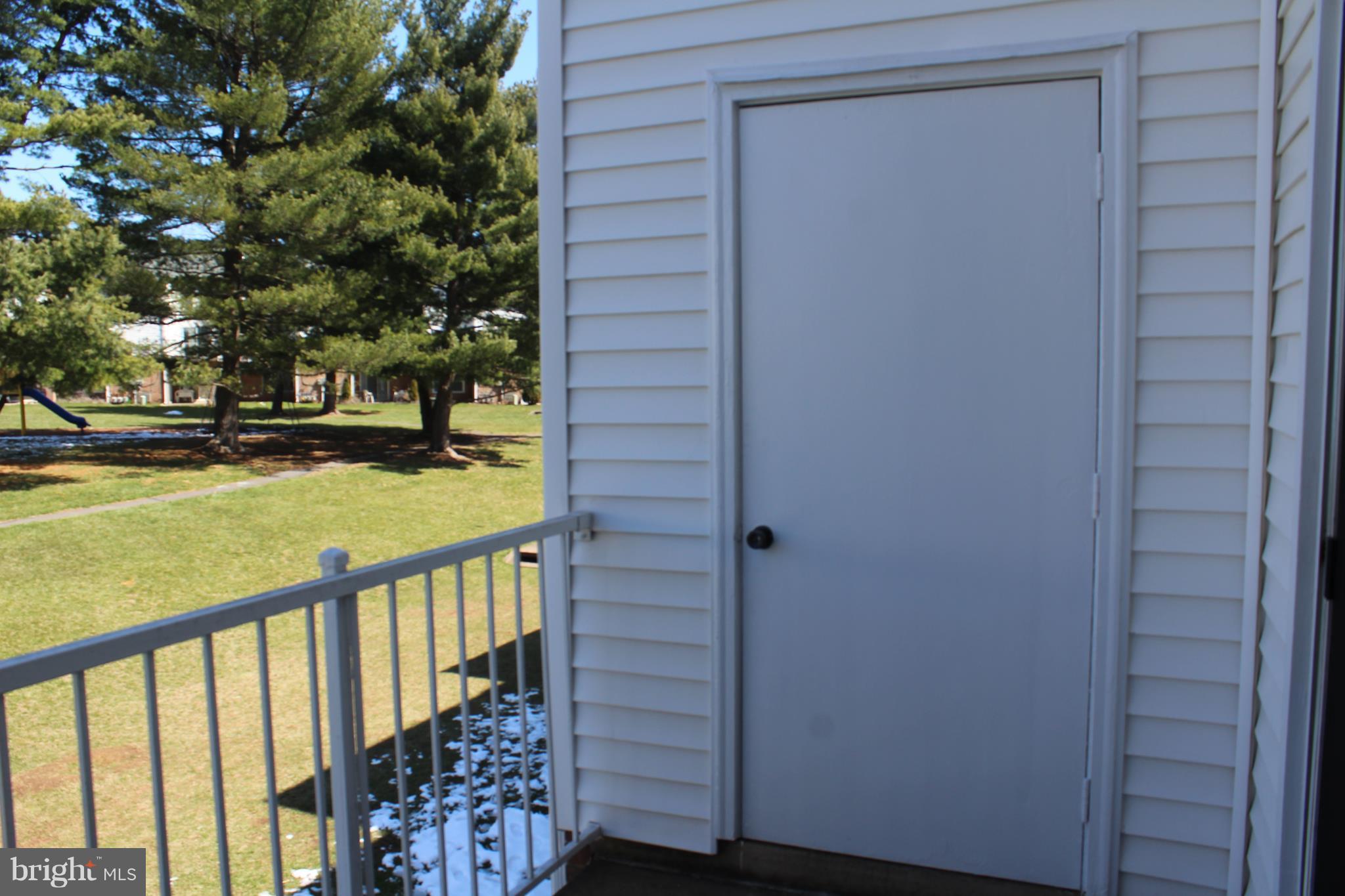 14528 Golden Oak Road Centreville, VA 20121 - Photo 10 of 25 Exterior (Rear)