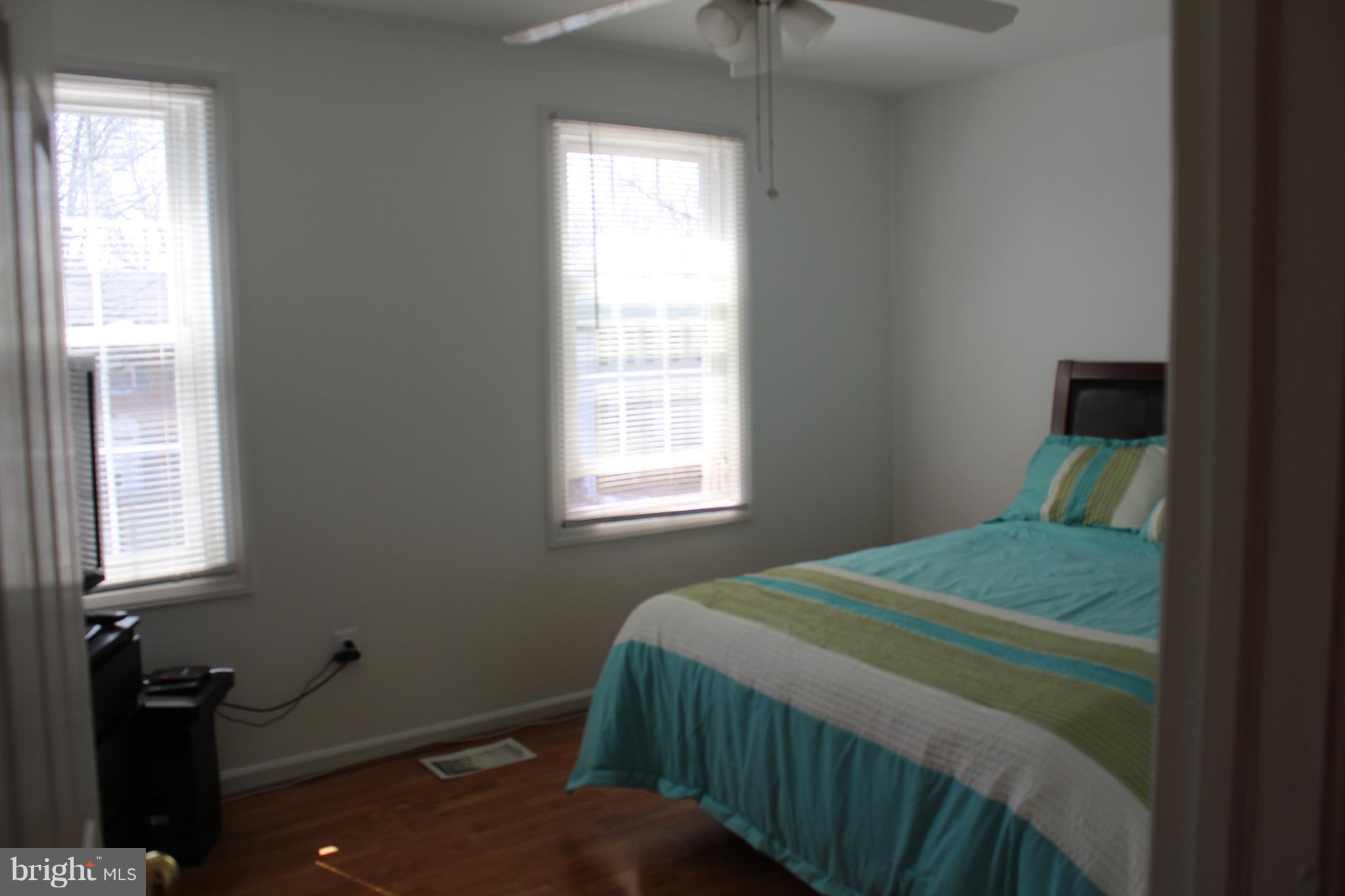 14528 Golden Oak Road Centreville, VA 20121 - Photo 18 of 25 Bedroom