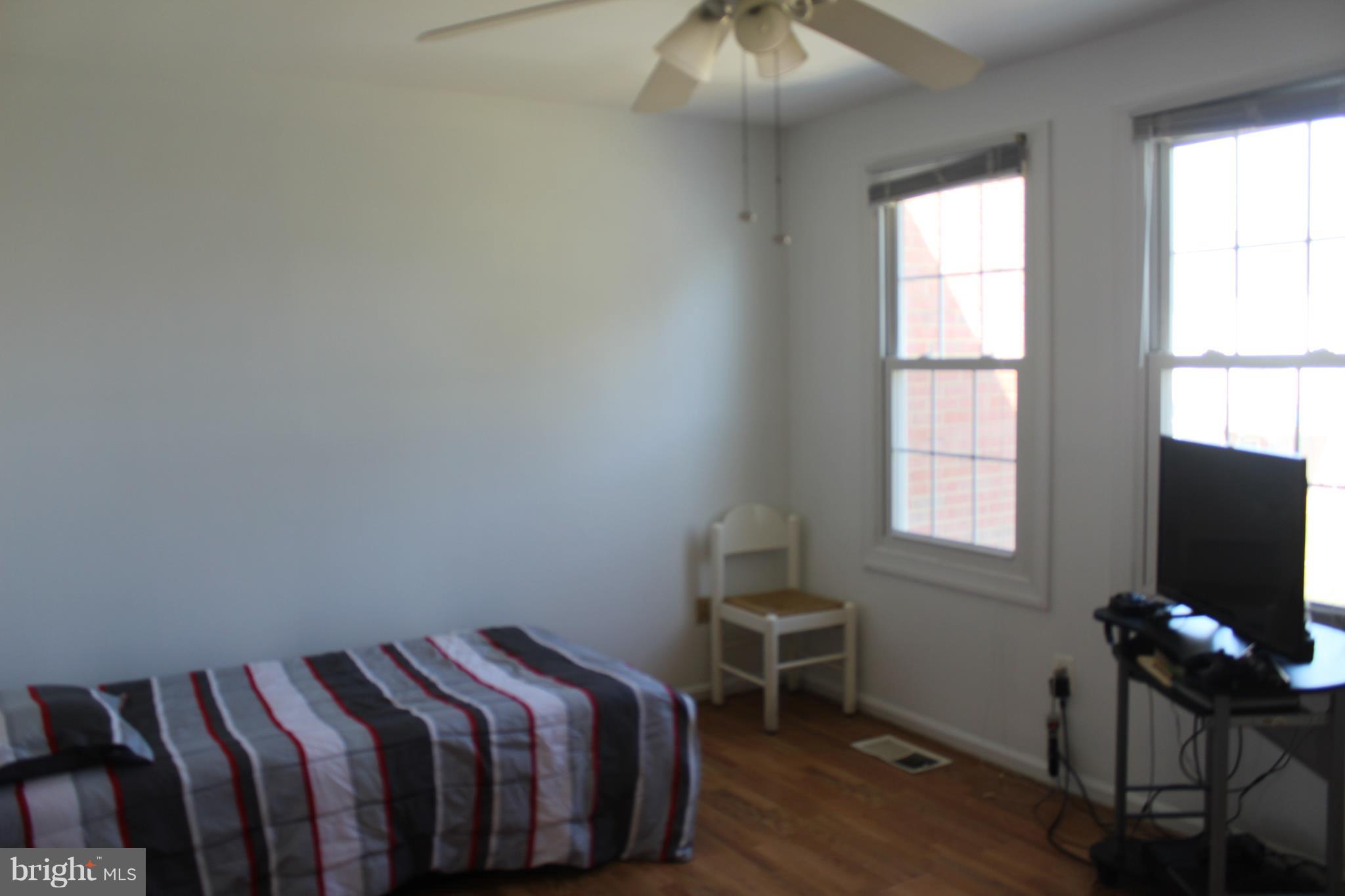 14528 Golden Oak Road Centreville, VA 20121 - Photo 23 of 25 Bedroom