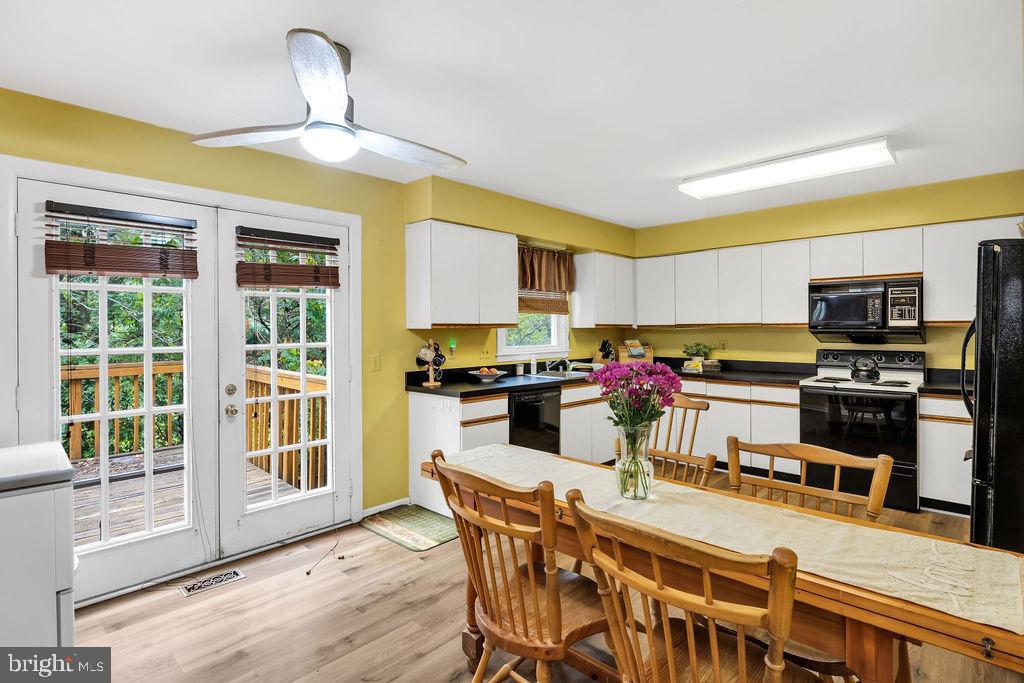 110 Environs Road Sterling, VA 20165 - Photo 8 of 17 Kitchen