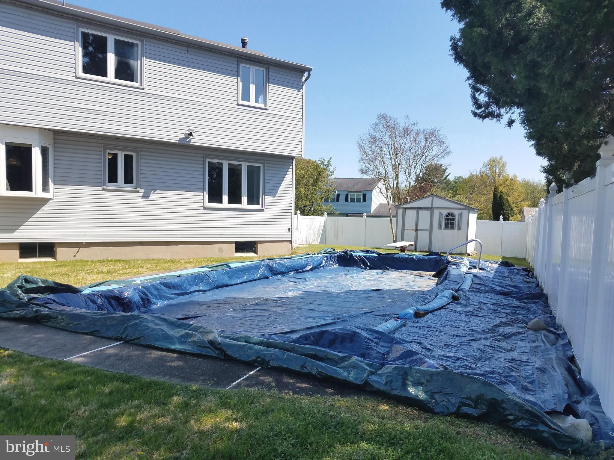 45 Spring Hill Drive Clementon, NJ 08021 - Photo 3 of 36 In Ground Pool