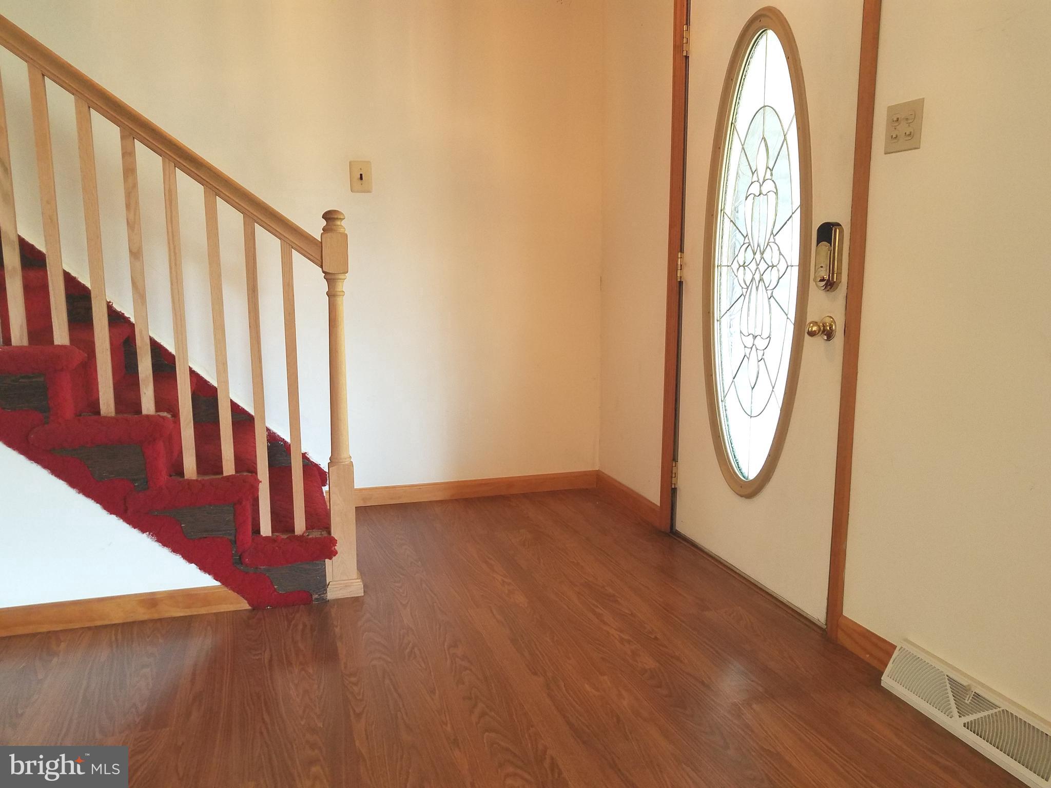 45 Spring Hill Drive Clementon, NJ 08021 - Photo 5 of 36 Foyer