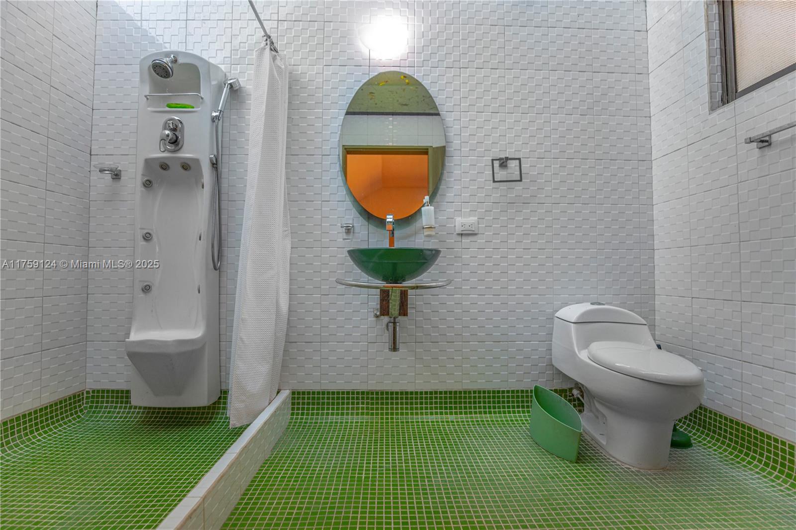 9 Via Girardot Tocaima undefined, CU 00000 - Photo 19 of 23 a bathroom with a toilet and a mirror