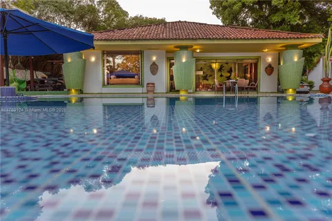 $450,000 | 9 Via Girardot Tocaima