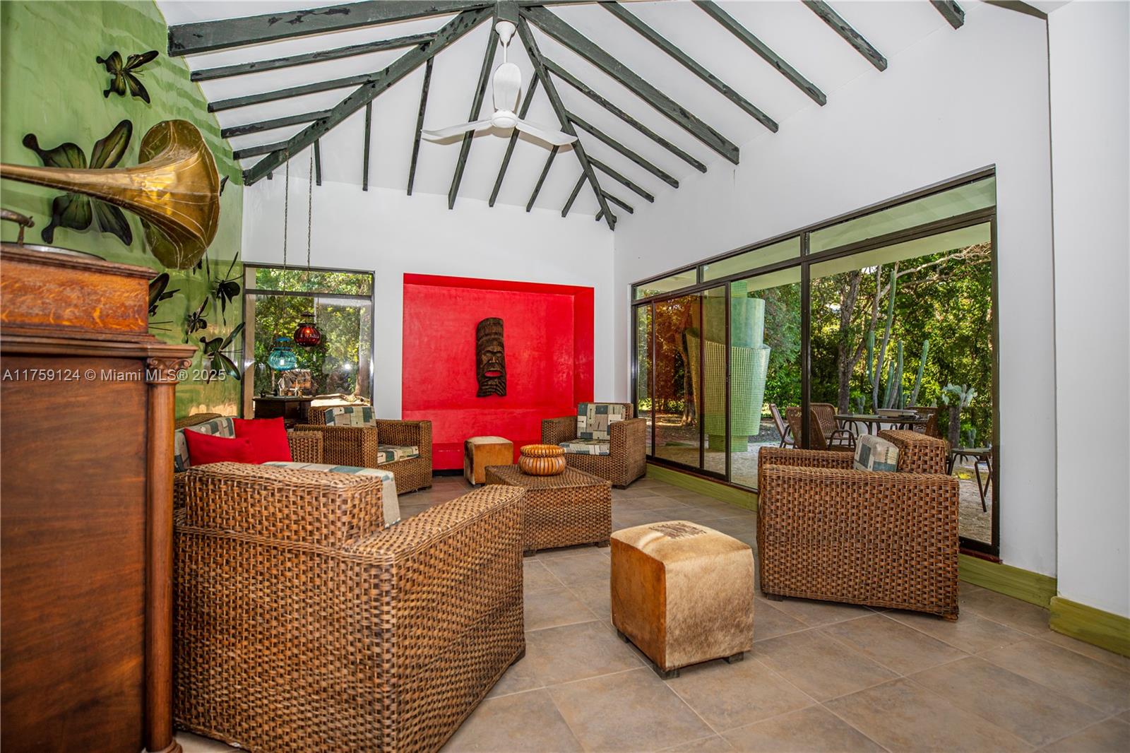 9 Via Girardot Tocaima undefined, CU 00000 - Photo 6 of 23 a living room with furniture