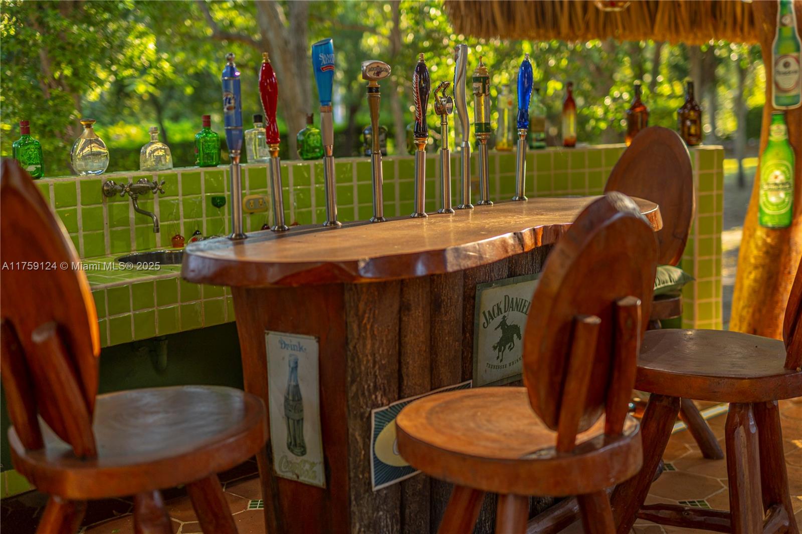 9 Via Girardot Tocaima undefined, CU 00000 - Photo 8 of 23 a view of a chairs and table in patio