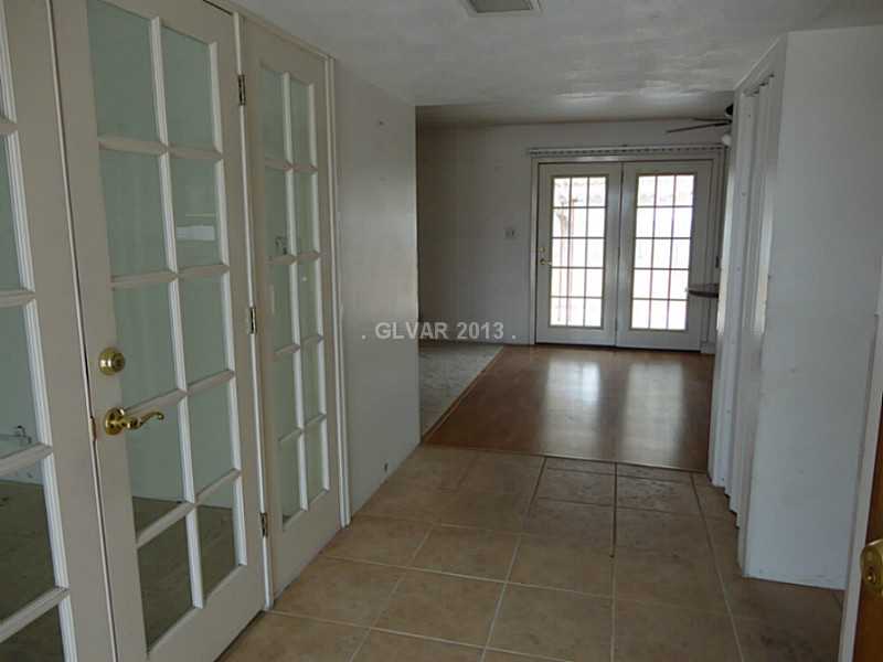 5049 Smoke Ranch Road Las Vegas, NV 89108 - Photo 3 of 27 Entry Hall.