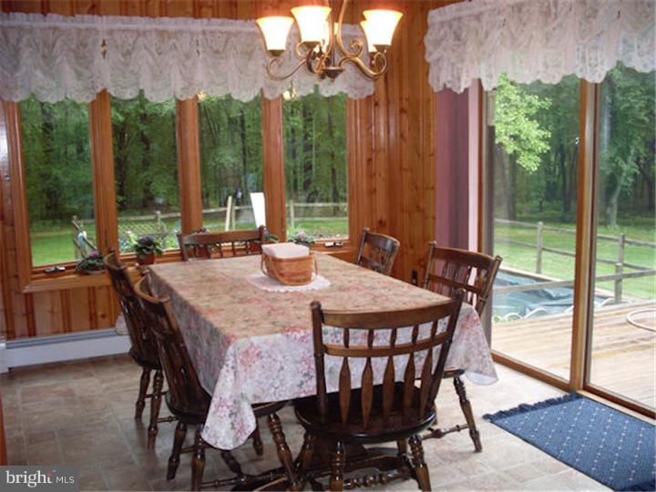 280 Sykesville Road Chesterfield, NJ 08515 - Photo 4 of 17 Dining Room