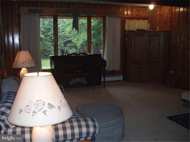 280 Sykesville Road Chesterfield, NJ 08515 - Photo 7 of 17 Living Room